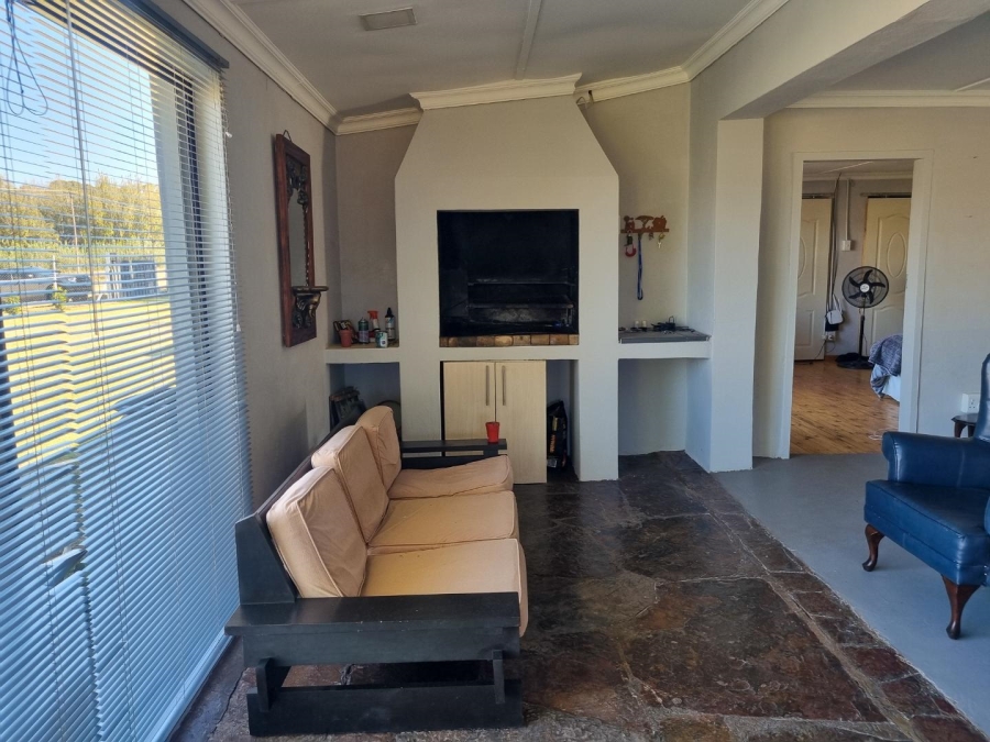 6 Bedroom Property for Sale in Paul Roux Free State